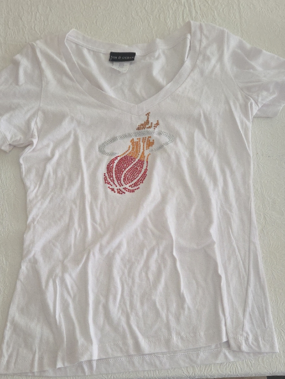 NWOT 5th & Ocean White V-Neck Tee with Red and Orange "HEAT" Rhinestone Flame